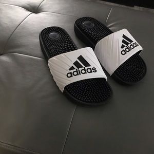 Women’s Adidas slide